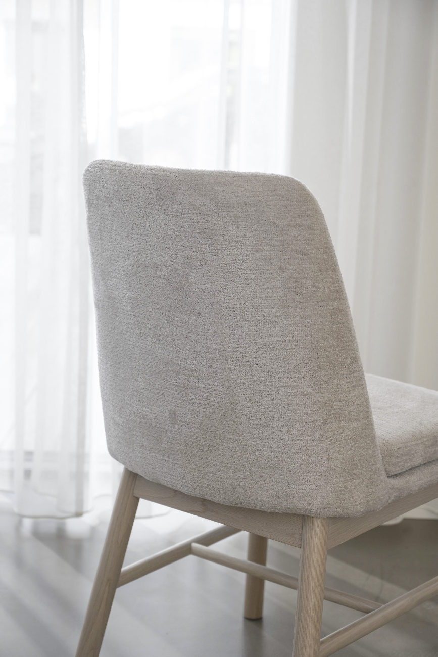 Stuhl Amesbury Beige, Gestell Eiche hell