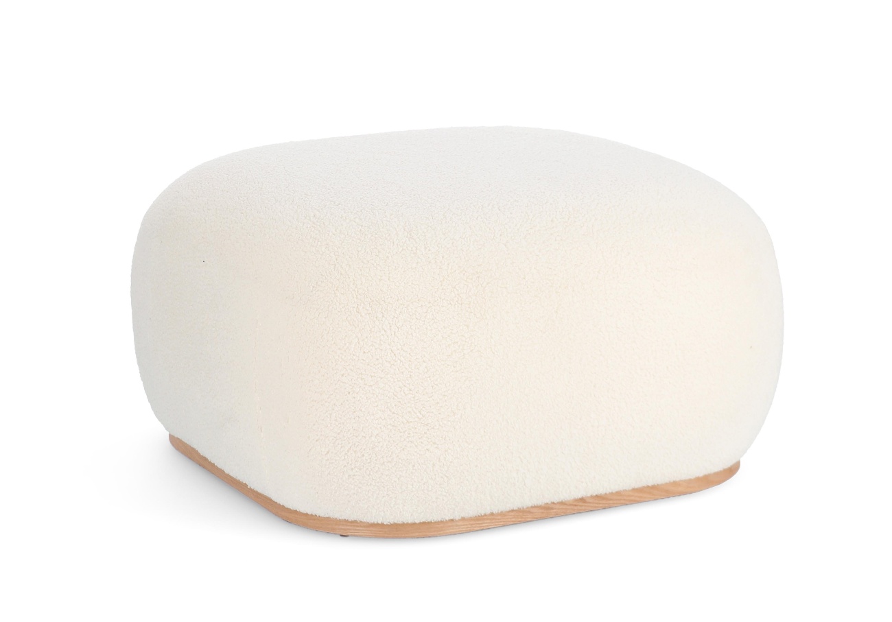 Pouf Mariana aus Boucle-Stoff