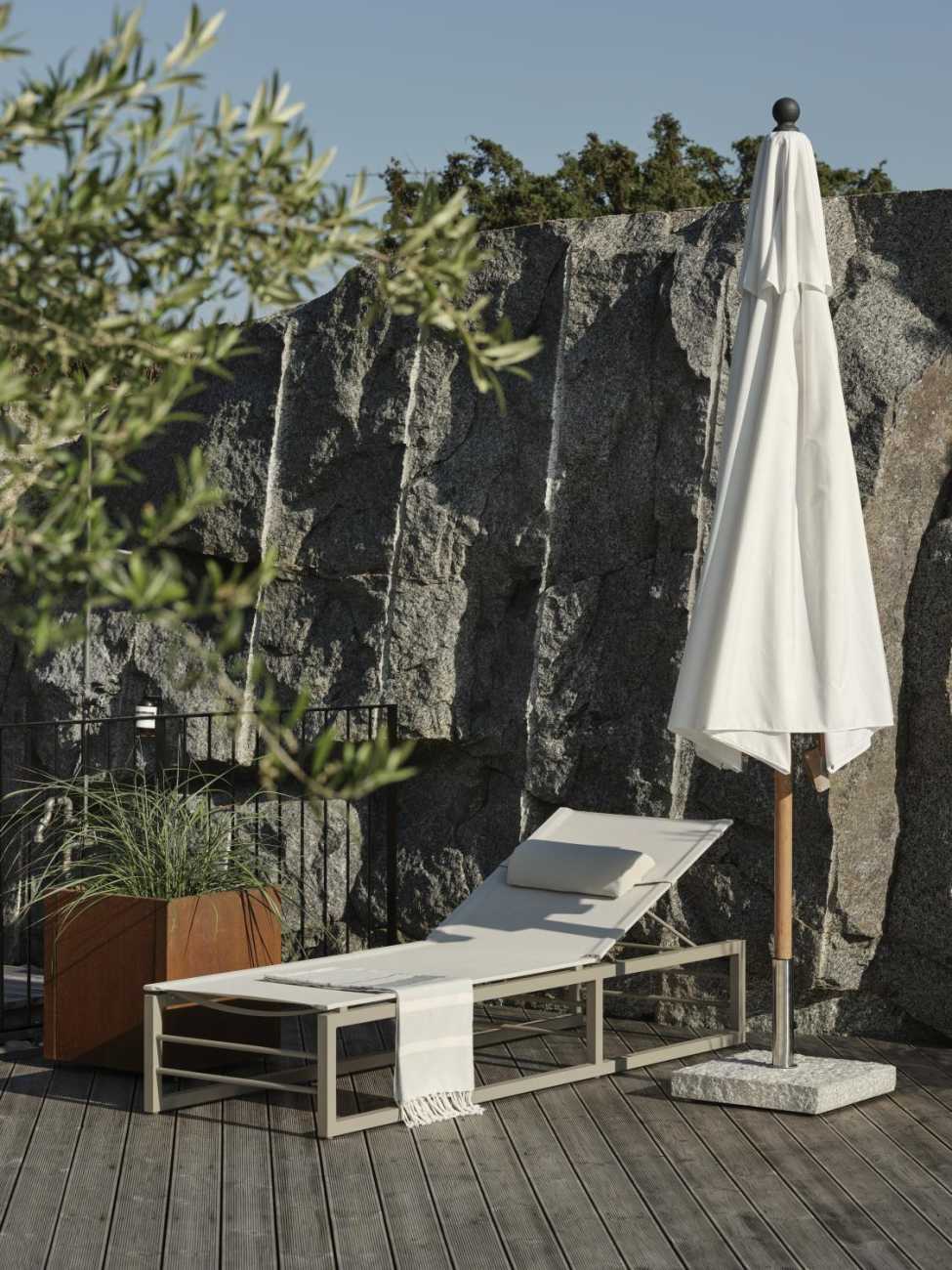 Gartenliege Vevi aus Metall, Kaki