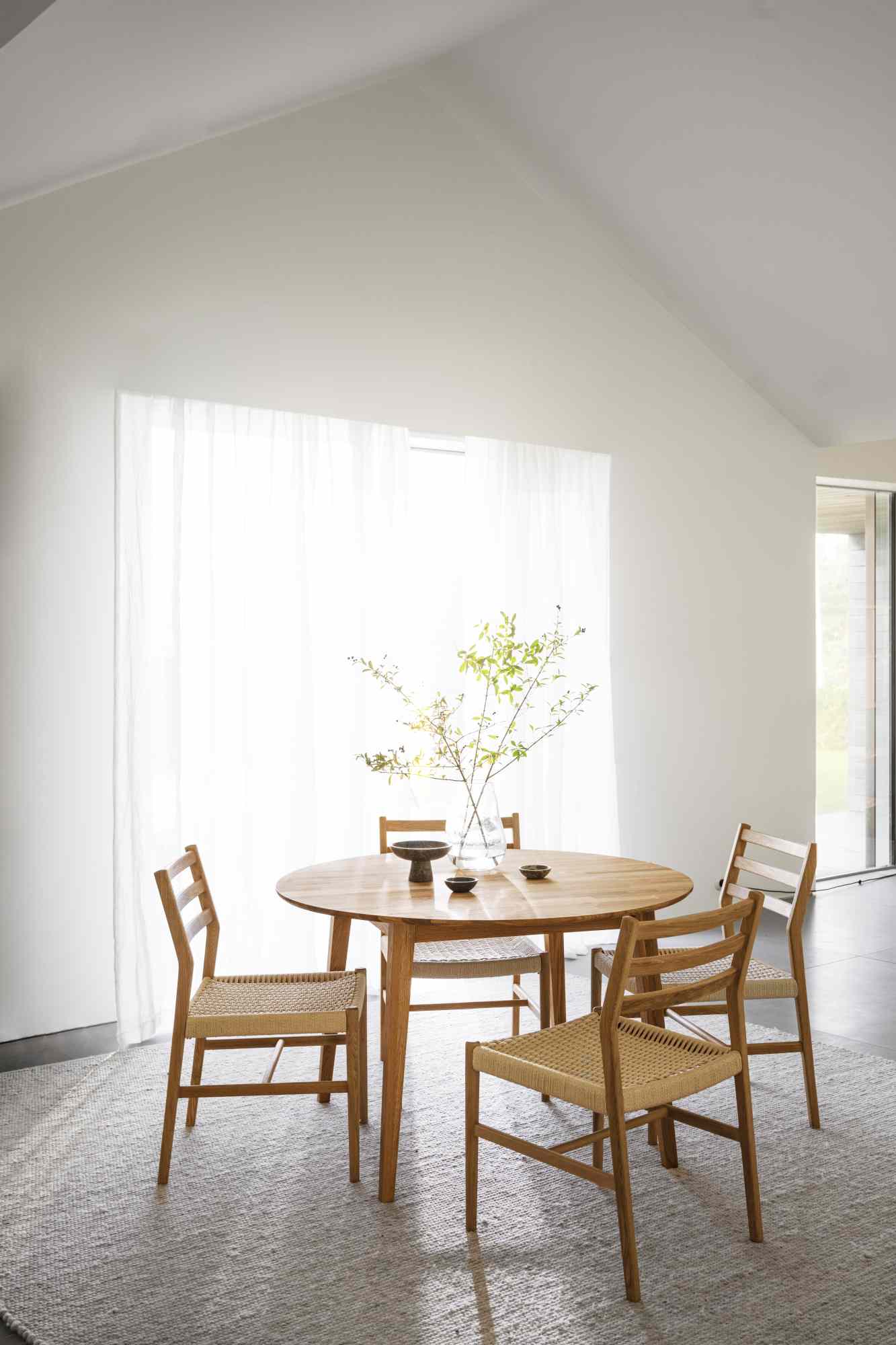 Stuhl Harlan 2er Set, Eiche Hell / Hellbeige passt perfekt in stilvolle Wohnräume.