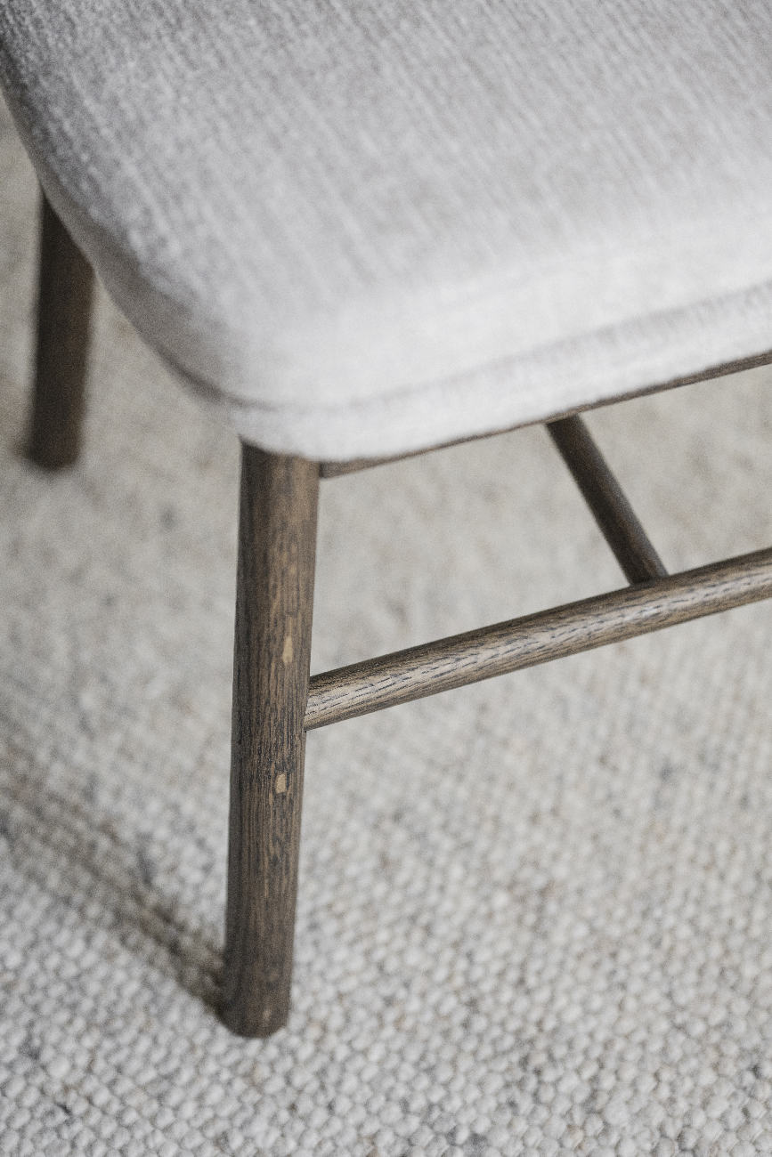 Stuhl Amesbury Beige, Gestell Eiche braun