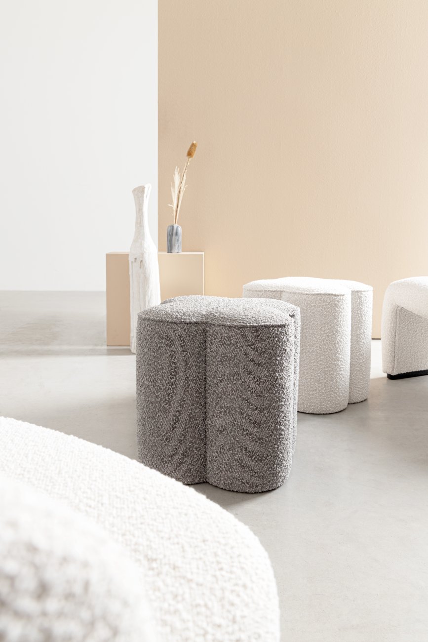 Pouf Cointa aus Boucle-Stoff, Grau