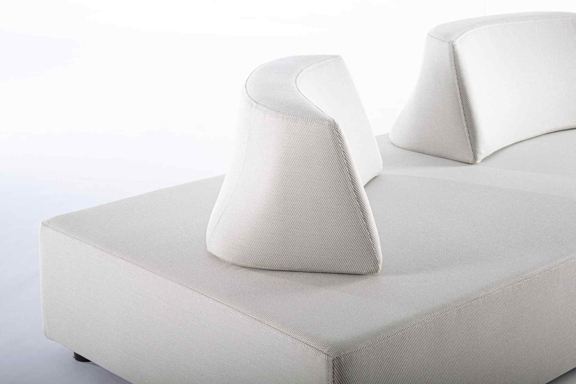 Gartenlounge Sofa Piper mit Kissen und verstellbarer Rückenlehne