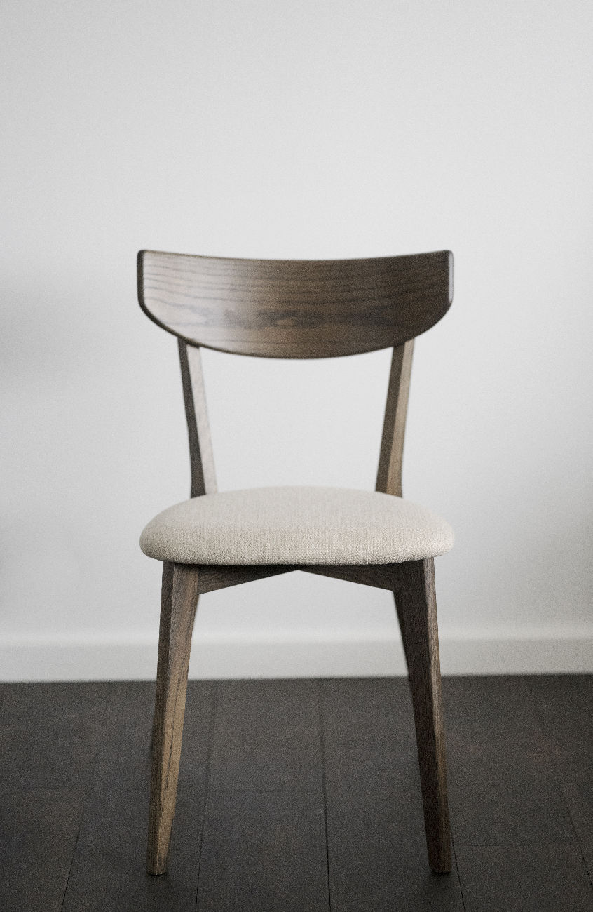 Stuhl Ami Eiche, Gestell Braun / Polster Sand