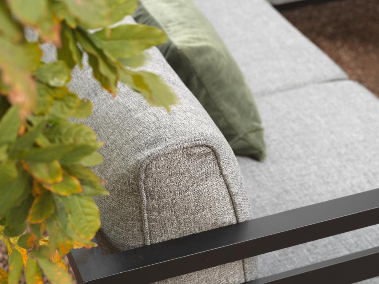 Gartenecksofa Weldon mit Kissen, Schwarz