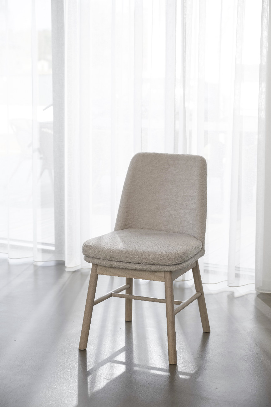Stuhl Amesbury Beige, Gestell Eiche hell