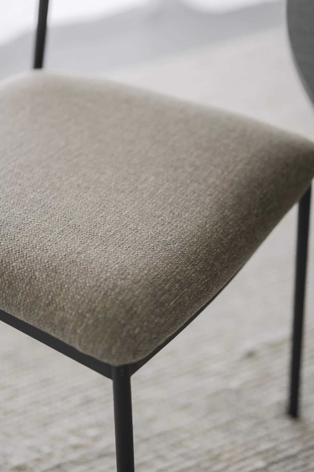 Stuhl Maymont 2er Set, Eiche / Dunkelbeige – modernes Design trifft Komfort.
