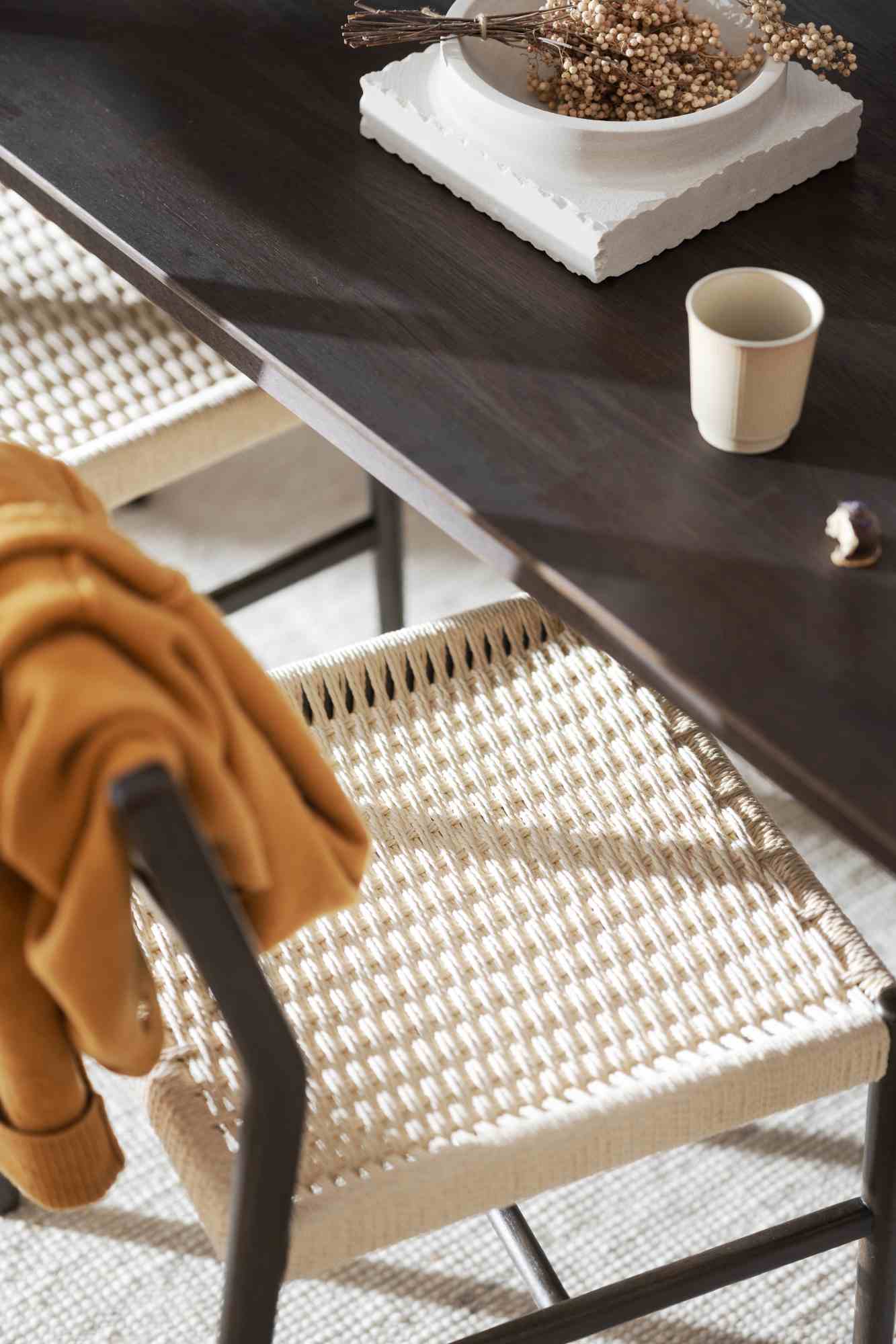 Stuhl Harlan 2er Set, Eiche Braun / Hellbeige – überzeugt mit zeitlosem Stil.