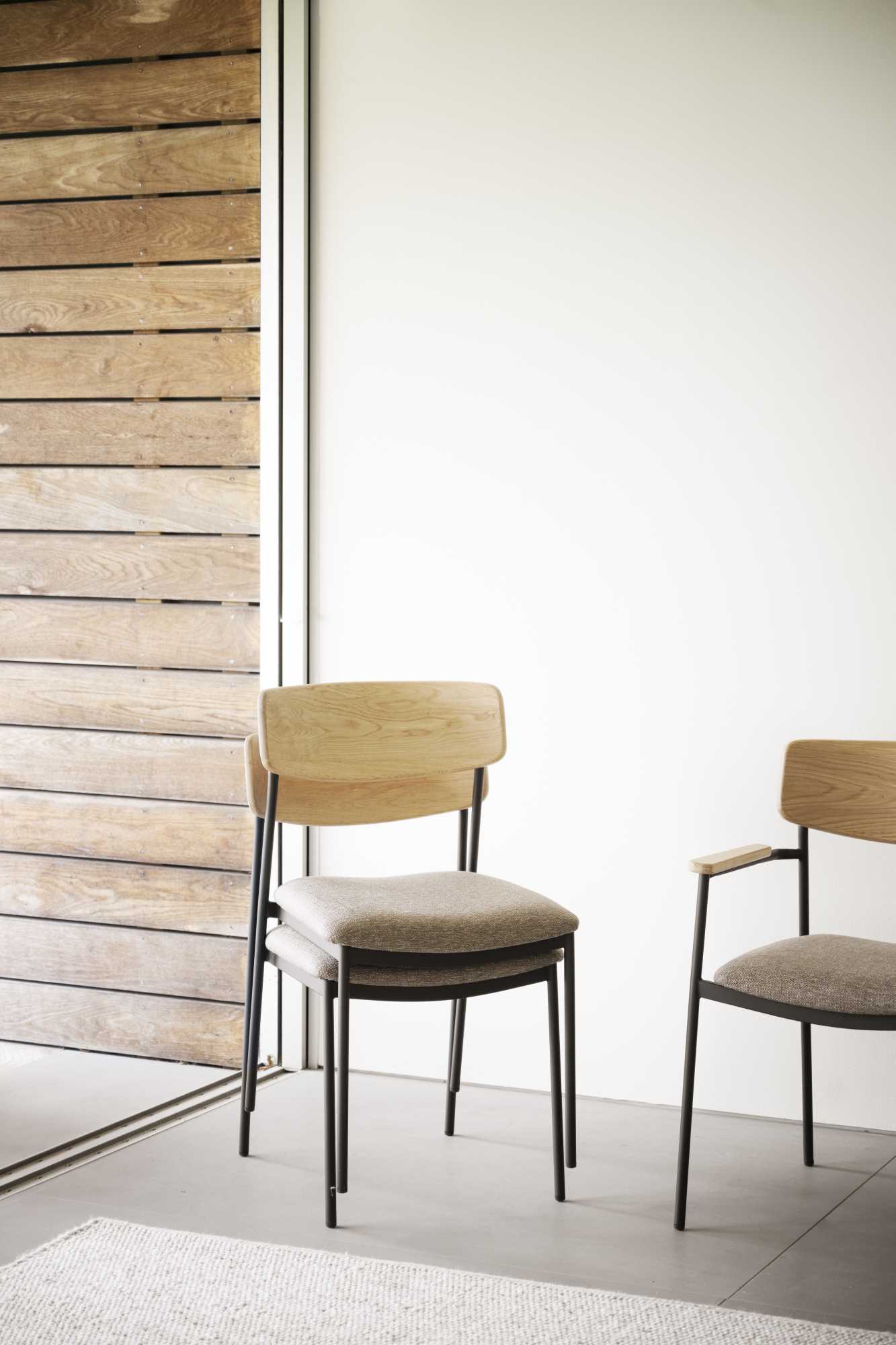 Stuhl Maymont 2er Set, Eiche / Dunkelbeige – modernes Design trifft Komfort.